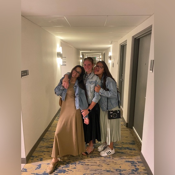 Meet your Posher, Esperanza - Picture 1 of 4